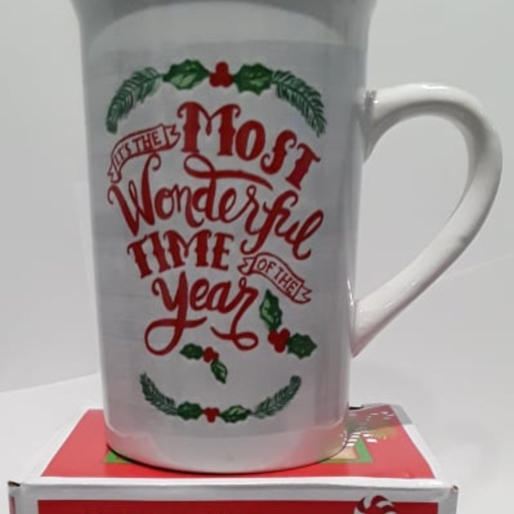 12 OUNCE CHRISTMAS COFFEE MUG - NEW OUT OF THE BOX - MADE BY ROYAL NORFOLK